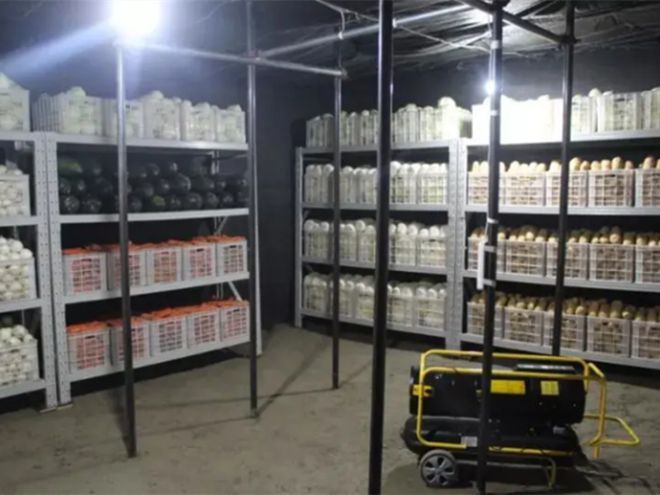 开云 开云体育APP大雪封山前用上“保温菜窖”印军却还在向美买过冬物资(图3)