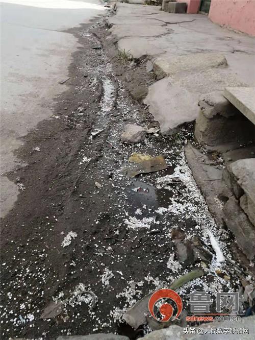 开云体育 开云平台平度：工地施工外墙保温“泡沫飘散严重”遭周边居民质疑(图3)
