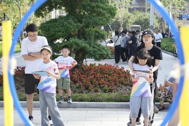 开云 开云体育平台2184个“共同体”、8000余名中小学生受益！济南高新区破解暑期“看护难”出实招(图1)