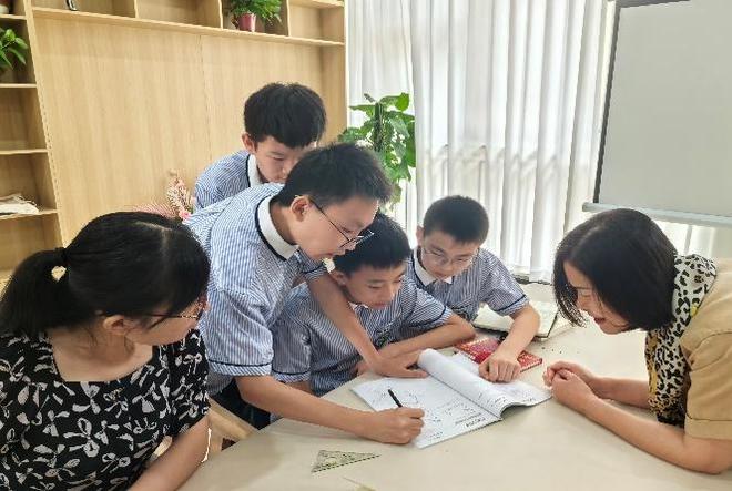 开云 开云体育平台2184个“共同体”、8000余名中小学生受益！济南高新区破解暑期“看护难”出实招(图8)