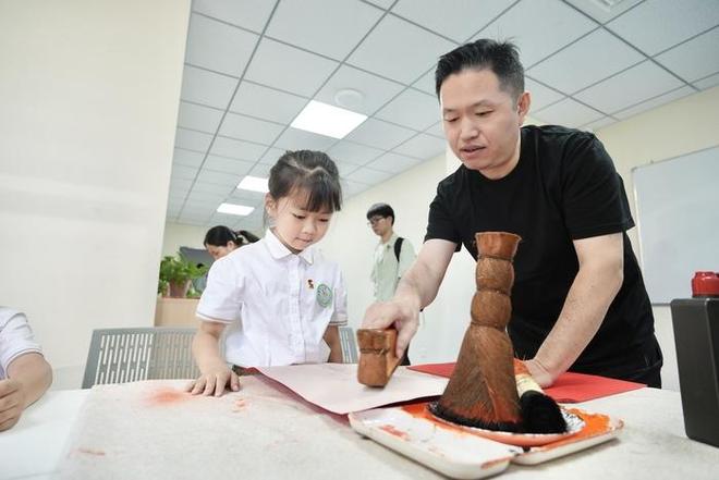 开云 开云体育平台2184个“共同体”、8000余名中小学生受益！济南高新区破解暑期“看护难”出实招(图11)