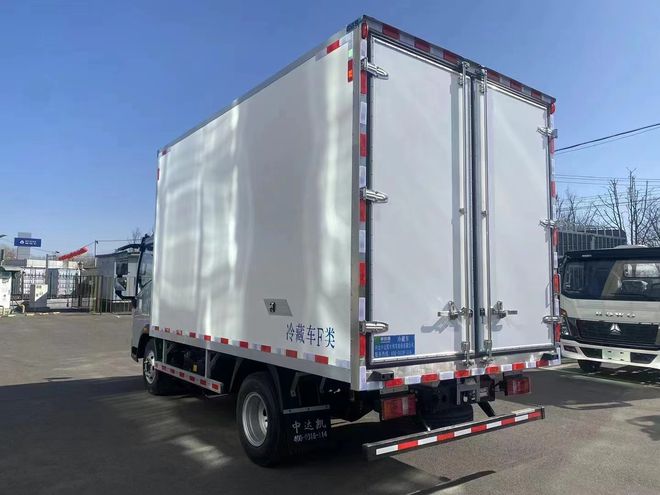北京重汽豪沃42米冷藏车235米冷箱Kaiyun 开云(图4)
